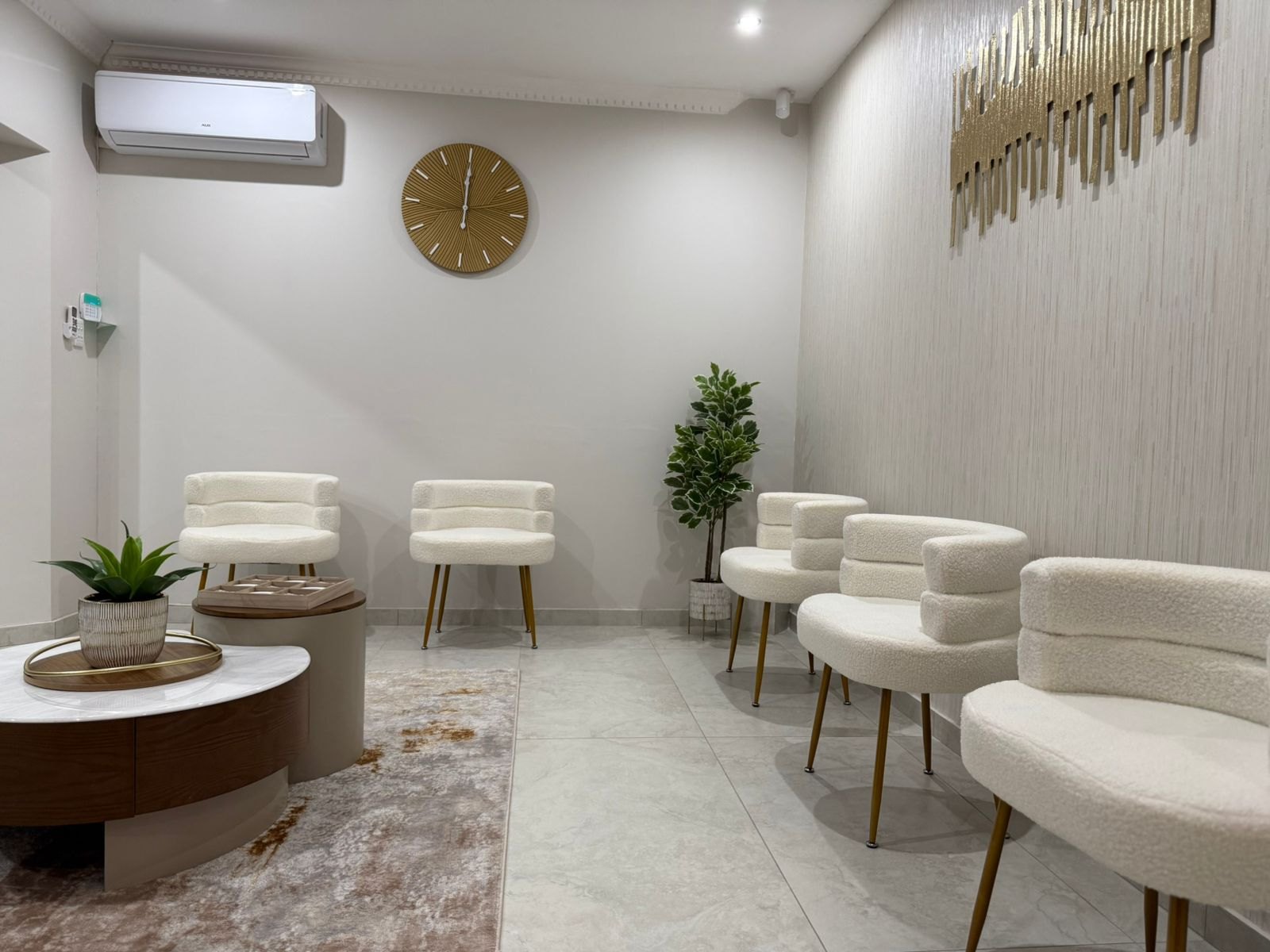 The Dentist reception desk